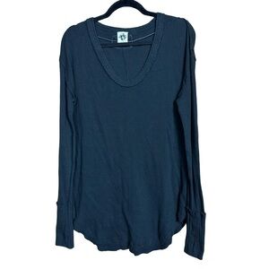 We The Free Recycled Cotton Black Distressed Finger Cuff Long Sleeve Basic Tunic